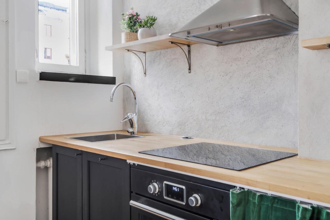 Wehost Modern Kitchen Studio With Bright Colours Apartment Helsinki Exterior photo
